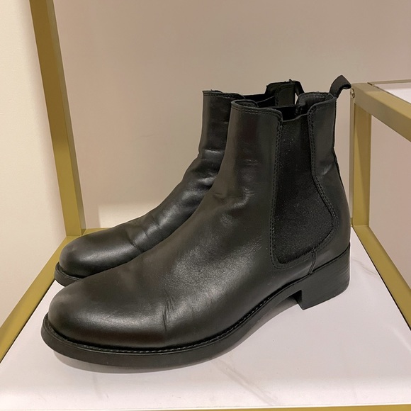 LA CANADIENNE Siena Leather Chelsea Boots - Picture 3 of 9